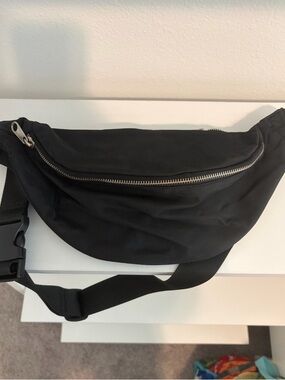 Urban Outfitters Waist Bag / Crossbody Sling with Silver Zipper
